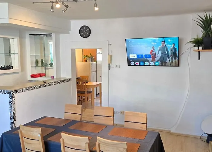 Bright & Spacious In Apartman *