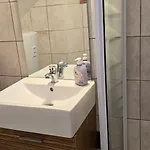 Bright & Spacious In Appartement