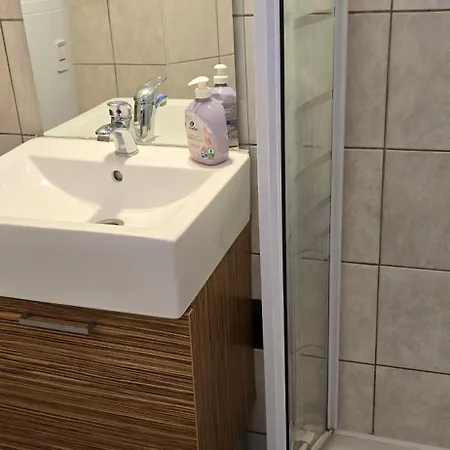 Apartament Bright & Spacious In