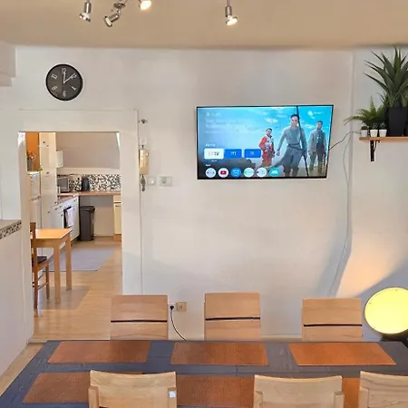 Bright & Spacious In Апартаменты Грац