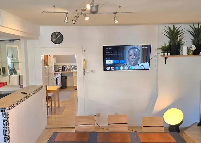 Bright & Spacious In Apartman